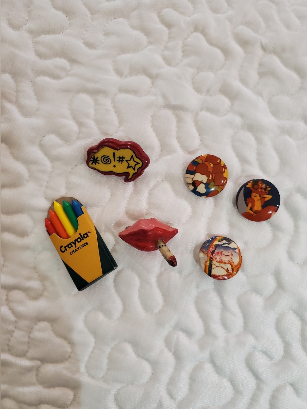 Vintage 70's Pins - Picture 2 of 4